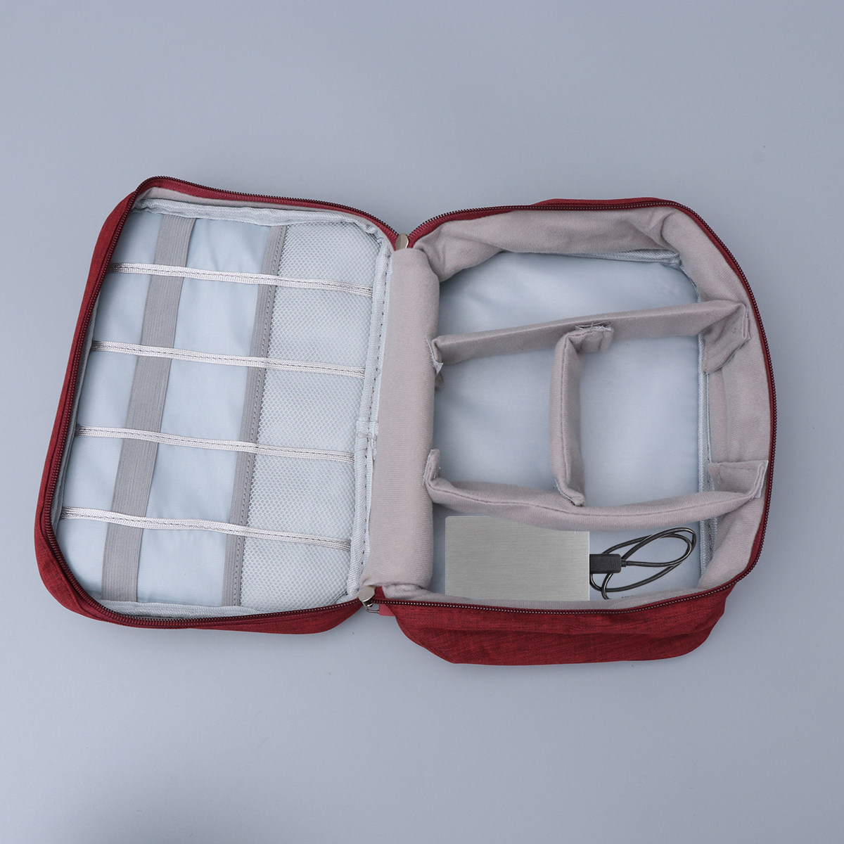 Tech Accessories Travel - กระเป๋าเก็บของสำหรับเดินทาง กระเป๋าจัดระเบียบสายดาต้า กันน้ำ ทนต่อรอยขีดข่วน กระเป๋าใส่อุปกรณ์อิเล็กทรอนิกส์ สีแดงไวน์